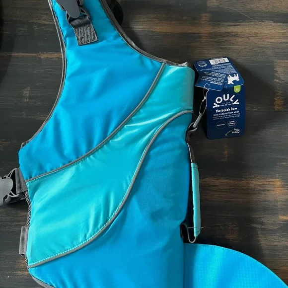 Dog swim vest…super cute shark fin - Picture 2 of 8